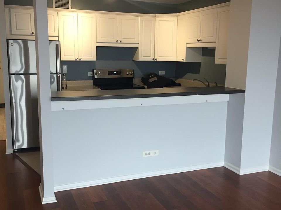 1st image of 1636 N Wells St APT 1710