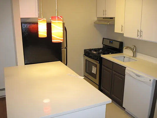 Rented by 18 REALTY | media 37