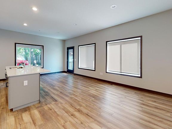 5th image of 1316 8th St SE #44CFCD165