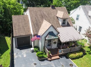 30 Lindbergh Pl, Poughkeepsie, NY 12603