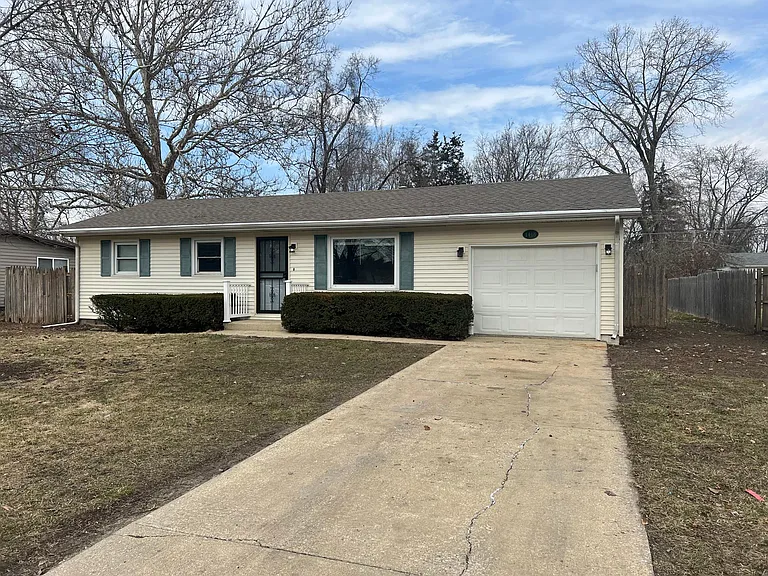 1418 Dobbins Dr — Photo 3