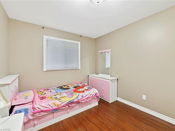 5th image of 1114 Clover Ave