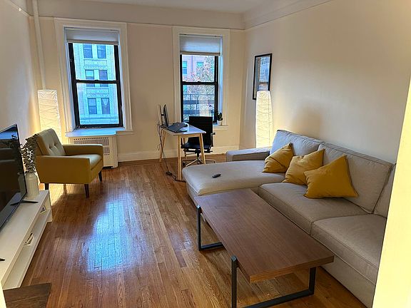 5th image of 465 W 51st St APT 3B