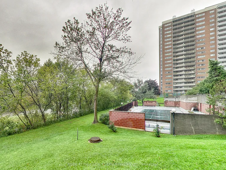 240 Scarlett Rd #1302 — Photo 17