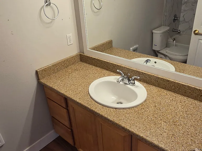 118 SW Regulator St — Photo 15