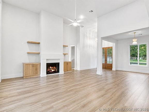 5th image of 12381 Lakeview Rd
