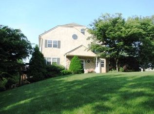 239 Parkview Dr, Souderton, PA 18964