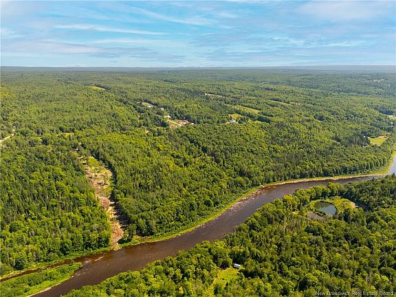 3rd image of 124 Giants Glen Rd