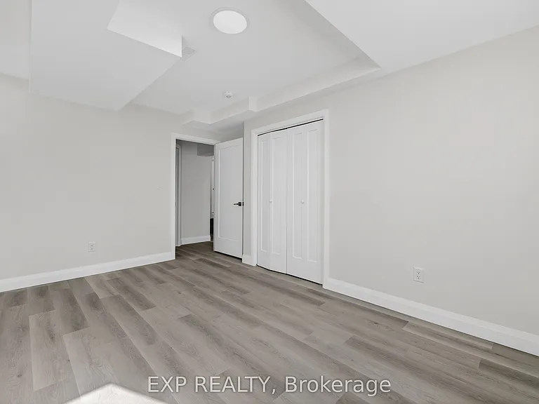2580 Noella Cres #LOWER — Photo 15
