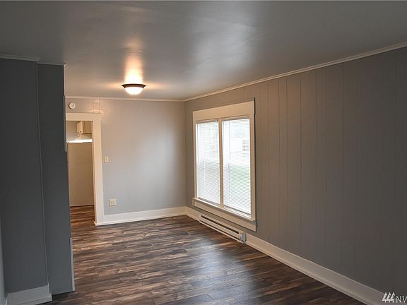 3rd image of 1014 N Tower Ave