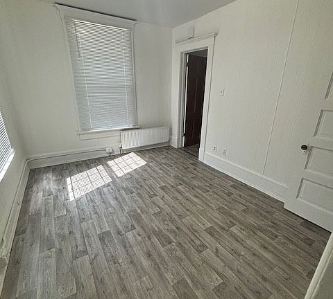 5th image of 403 W Columbia Ave #1