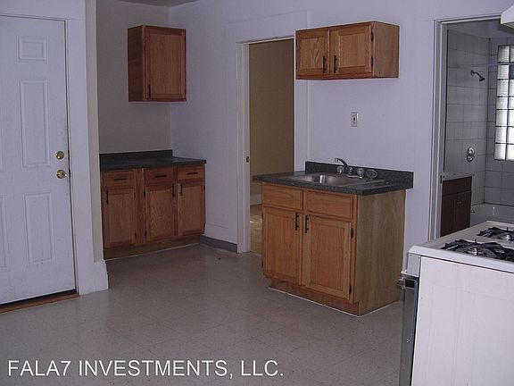 4th image of 3175 N Holton St