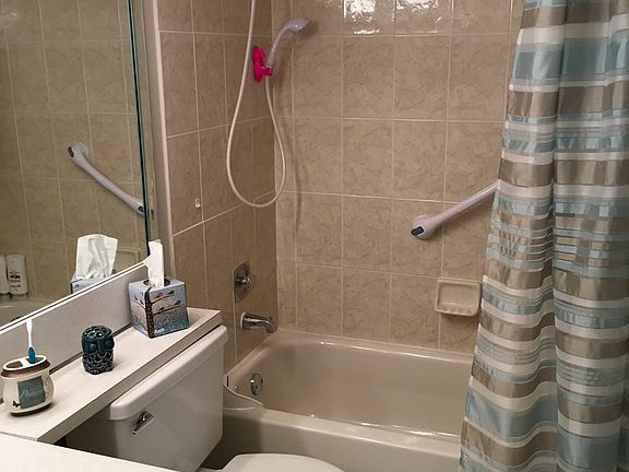 4th image of 91 Westbury Cir