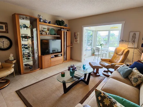 5621 SW 2nd Court #204, Margate, FL 33068