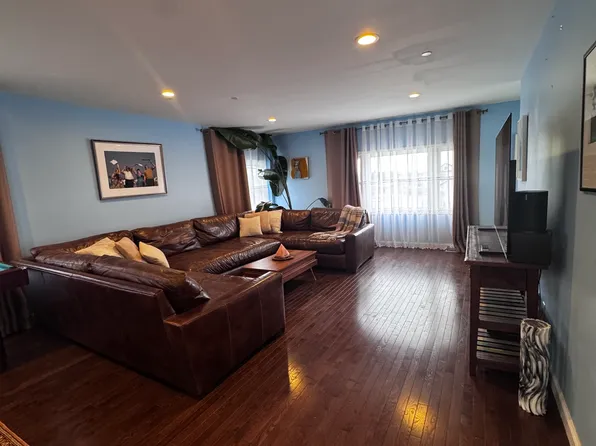 45 Kildare Rd, Island Park, NY 11558