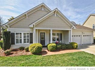 250 Clairborne Ct, Matthews, NC 28104
