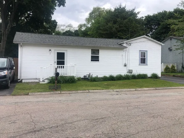 8 Barton Ave, Warwick, RI 02889