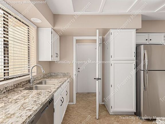 4th image of 1086 E McNair Dr