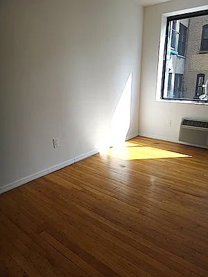 Rented by KVNY Soho | media 50