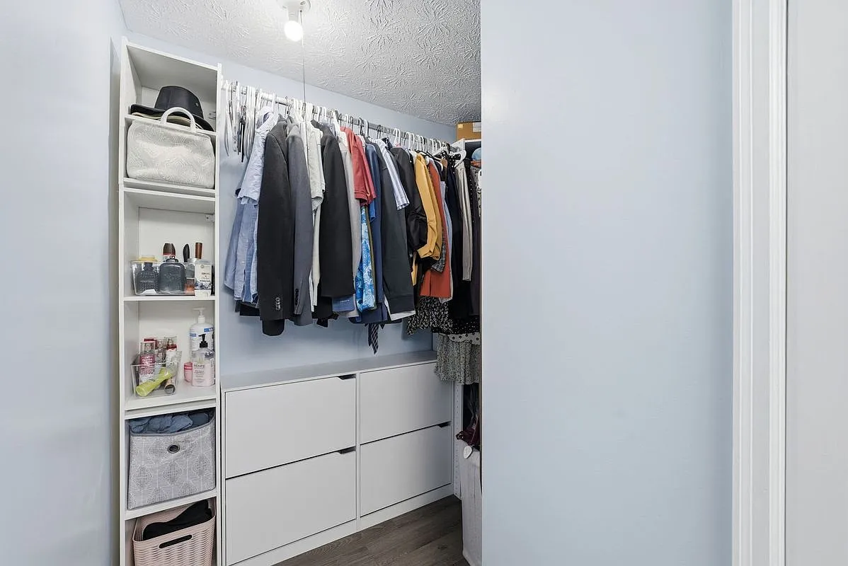 3 bed, 3.0 bath, 1820 sqft, $3,400 — Photo 4