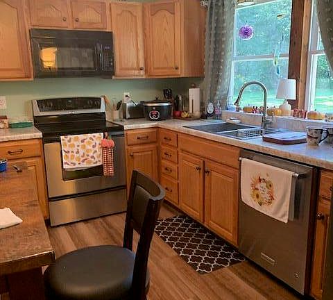 4th image of 655 Elkview Dr