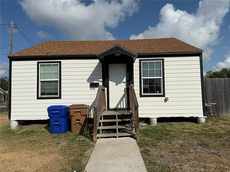 3126 Naples St — Photo 1