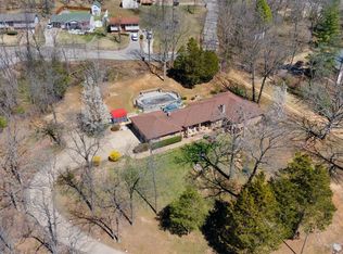 608 Valley Rd, Potosi, MO 63664