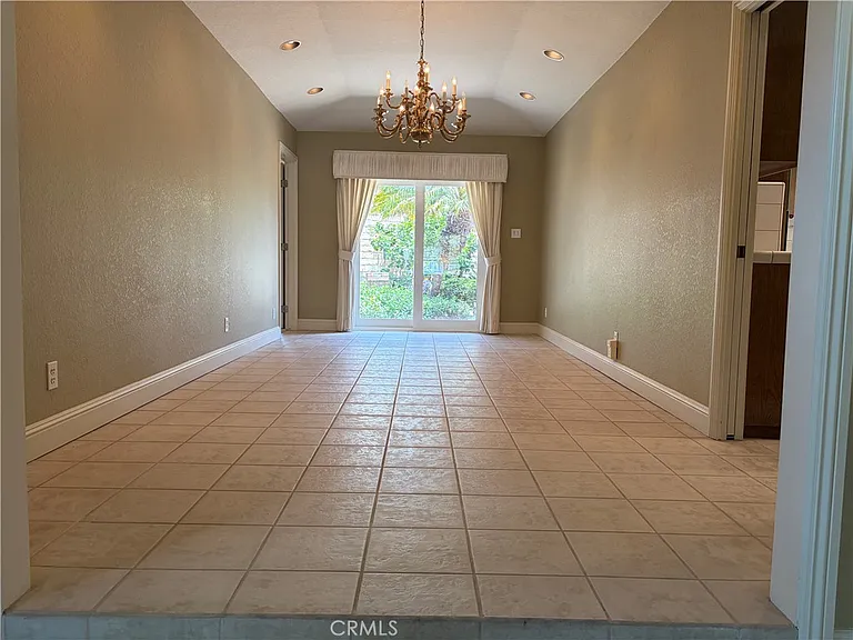 18886 Mount Walton Cir — Photo 8