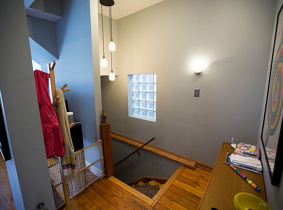 4th image of 2323 W Dickens Ave #2