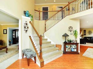 202 Arroyo Dr, Coraopolis, PA 15108