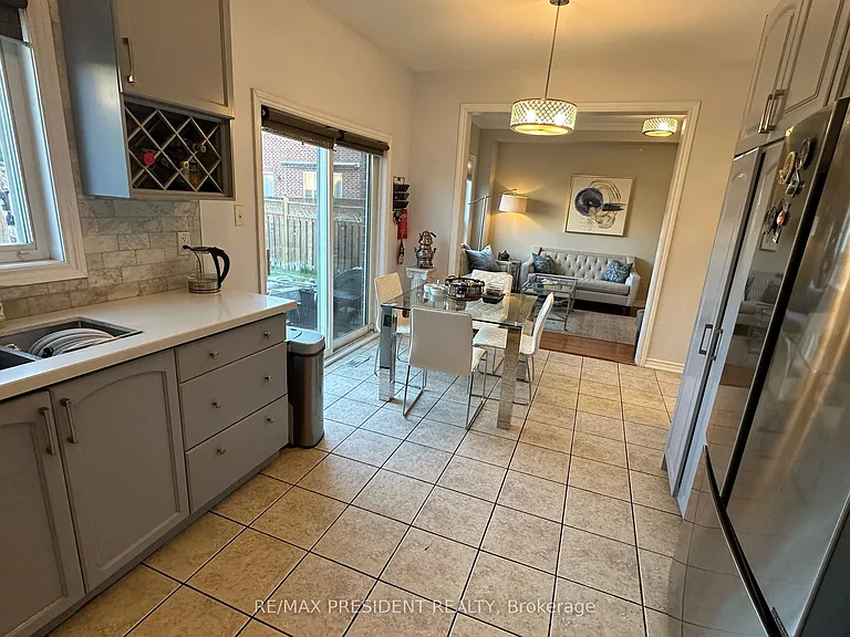 1091 McCuaig Dr — Photo 14