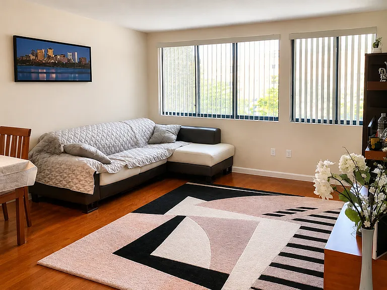 1731 Beacon St #U316 — Photo 3