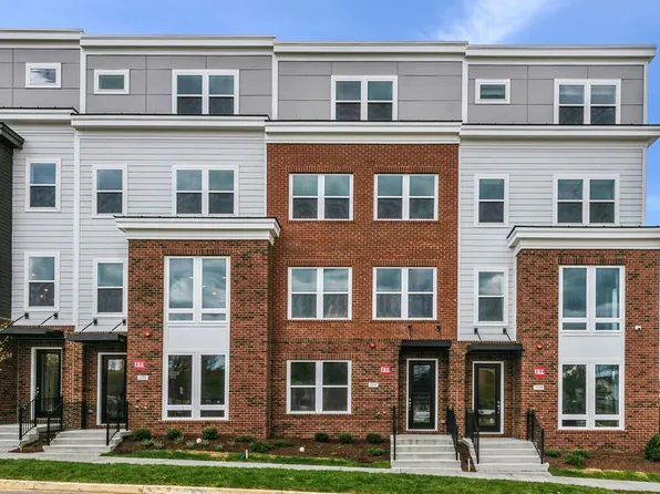 3597 Aster St, Fairfax, VA 22030