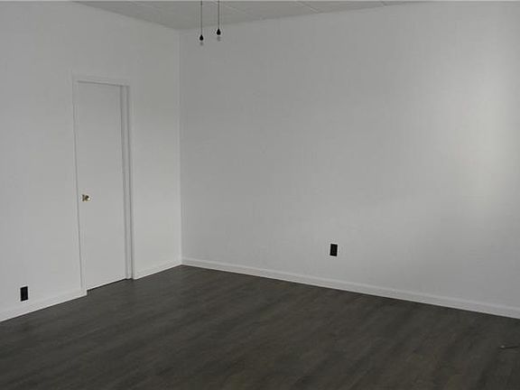 4th image of 1421 Broad St