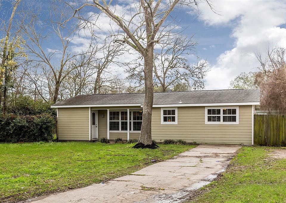 1st image of 303 Holly Dr