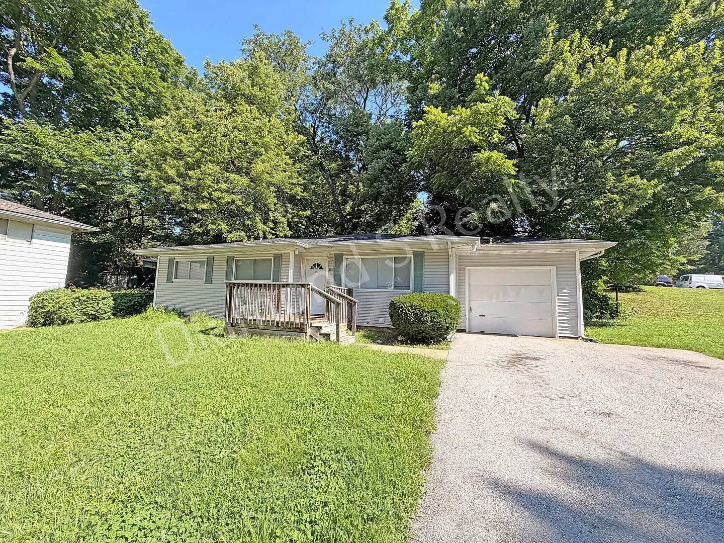 Charming 3-Bedroom in Southeast Springfield Location! — Photo 2