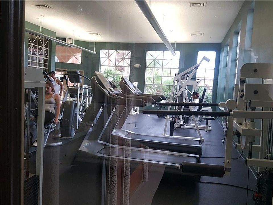 1st image of 5572 Metrowest Blvd #5