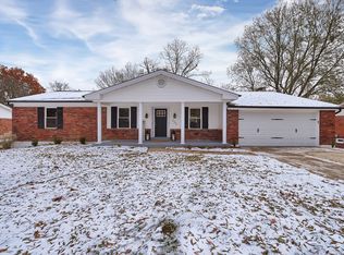 223 Ranchmoor Trl, Ballwin, MO 63011