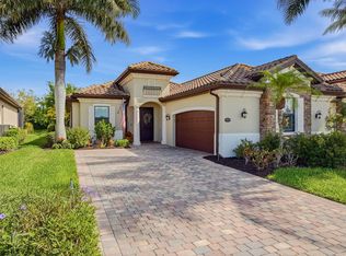 2842 Aviamar Cir, Naples, FL 34114