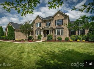 709 Wandering Way Dr, Waxhaw, NC 28173