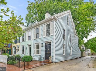 737 10th St SE, Washington, DC 20003