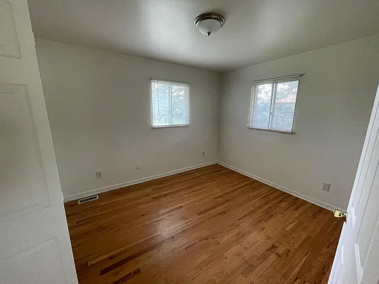 4600 Ludlow St — Photo 7