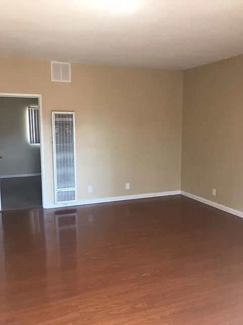 1738 Locust Ave #3