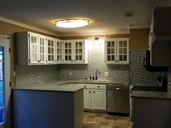 NEW kitchen w/GRANITE!!