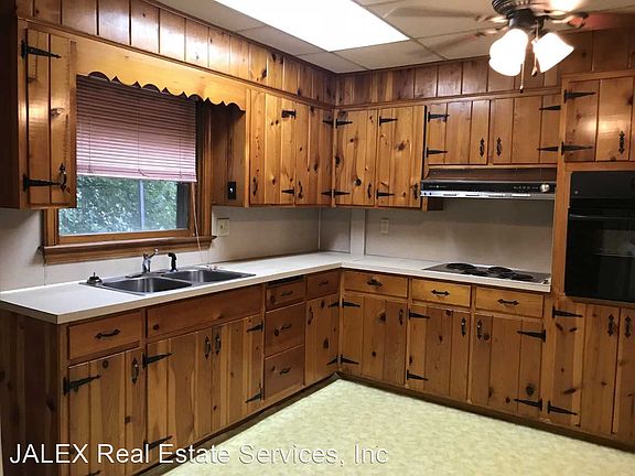 3rd image of 119 E Burd St #1