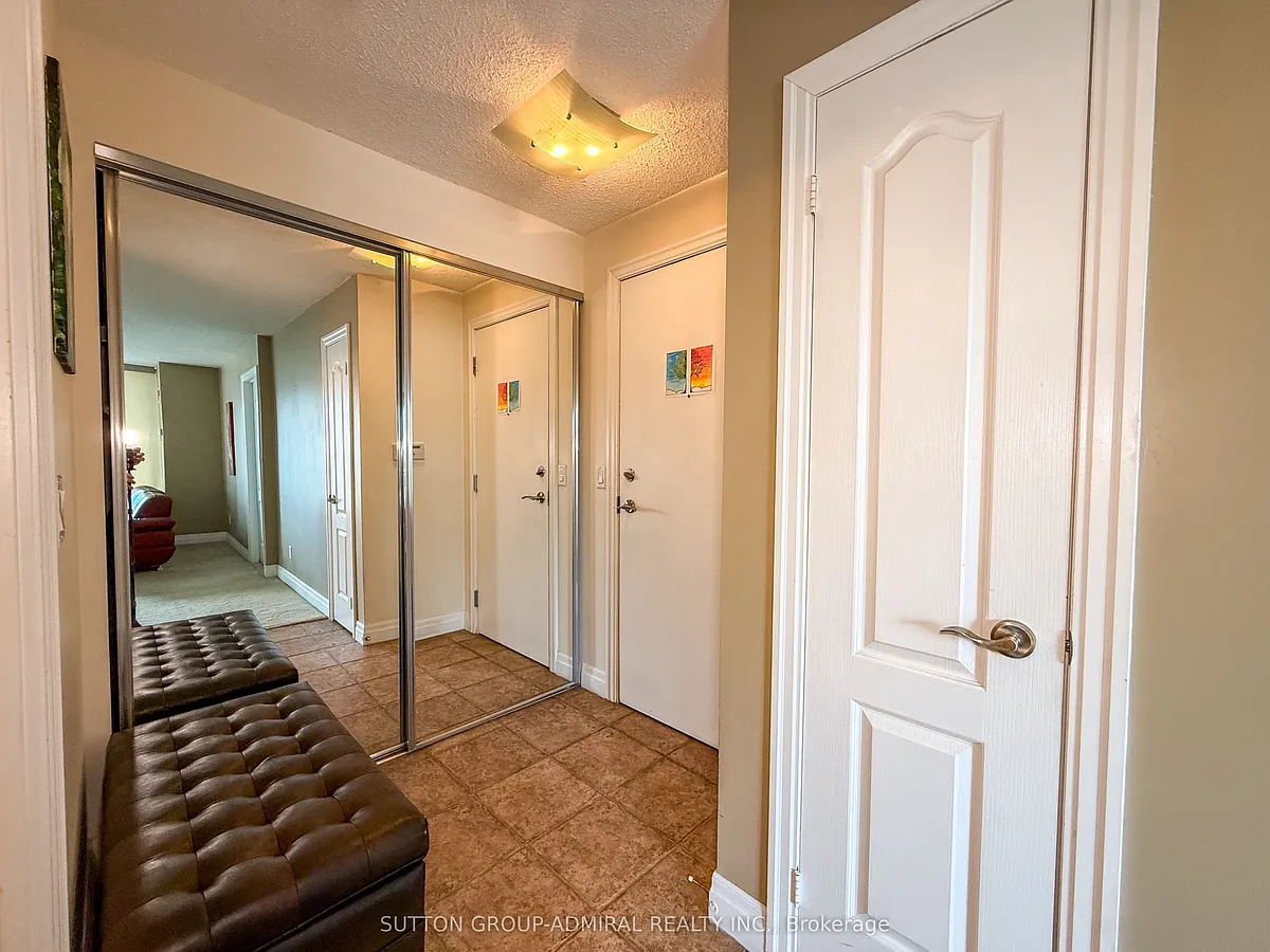 Building Photo - 2119 Lake Shore Blvd W #415