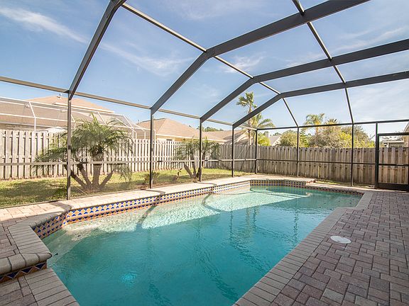 3rd image of 12731 Westwood Lakes Blvd