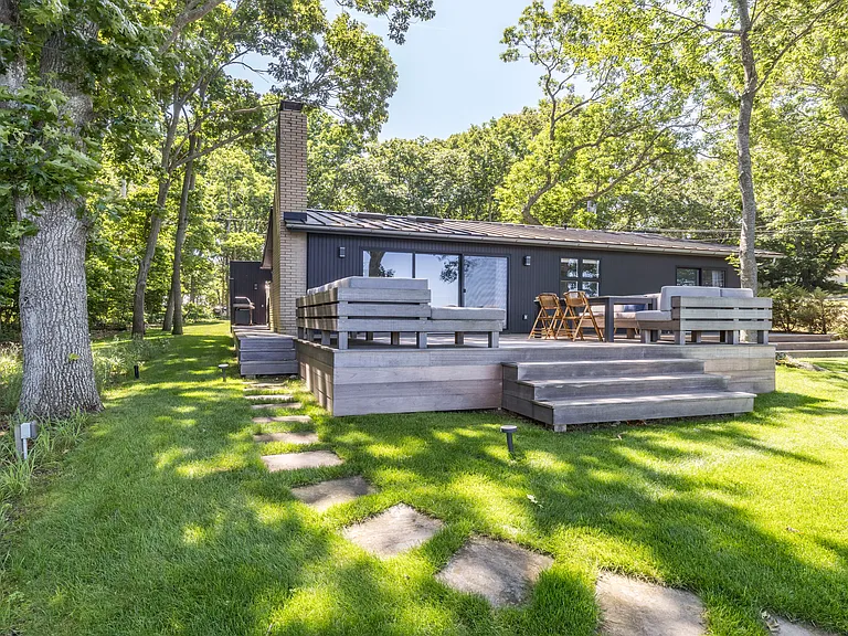 33 Bluff Point Rd — Photo 16