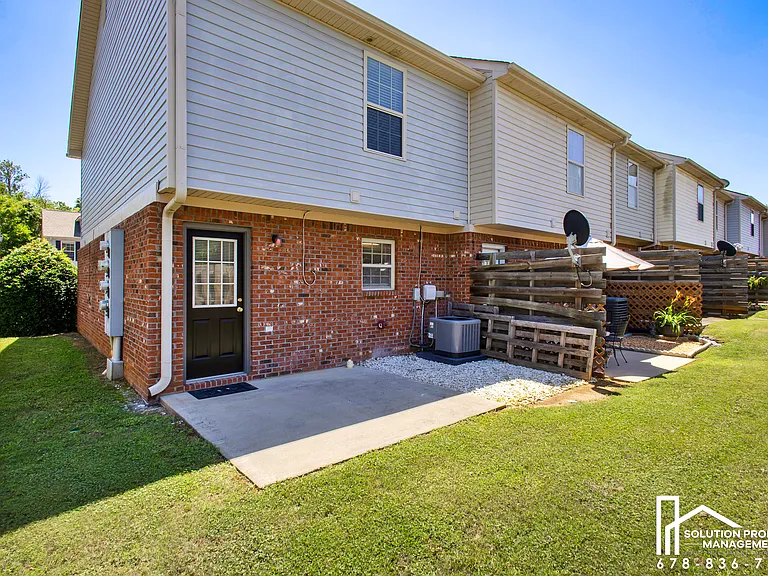 141 Madison Pl — Photo 18