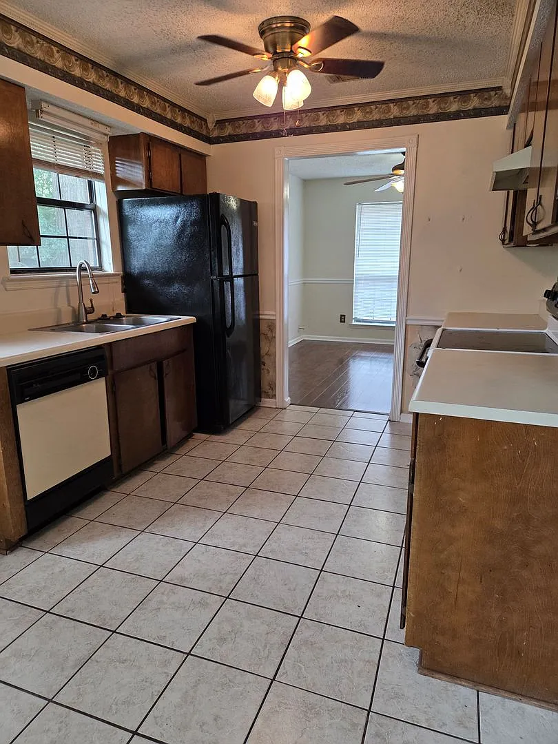 3 Bed /2 Bath ready to move in!! — Photo 4